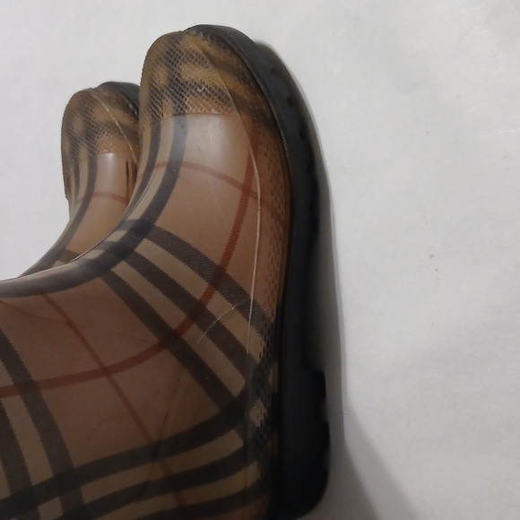 BURBERRY RAIN BOOTS - Picture 8 of 9